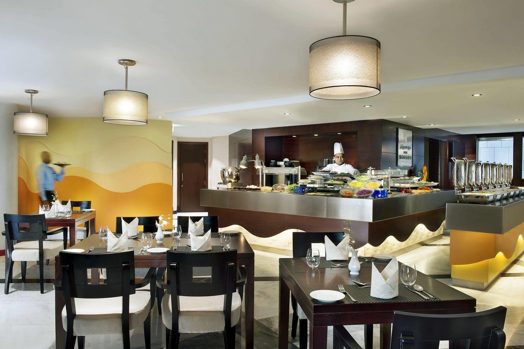 City Seasons Towers Hotel Bur דובאי מראה חיצוני תמונה