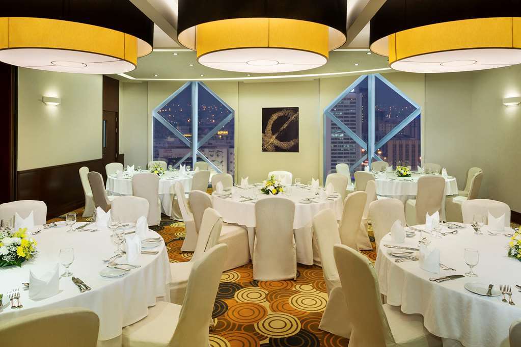 City Seasons Towers Hotel Bur דובאי מסעדה תמונה